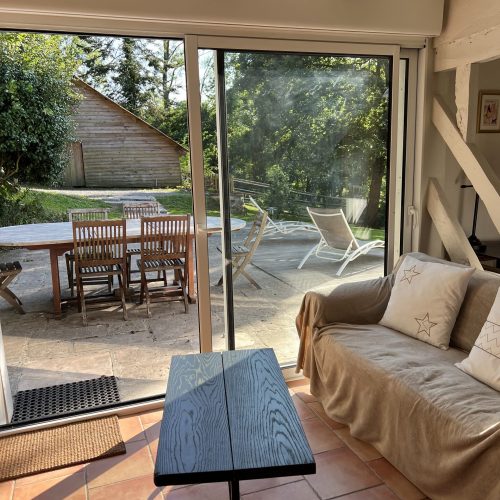salon et terrasse-min